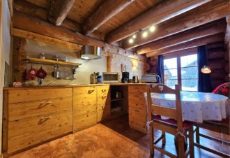 Les Humaneries – Appartement en chalet – B402FLO00