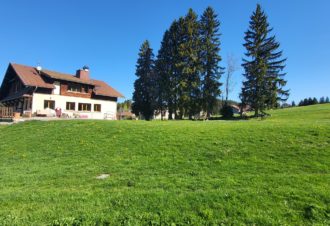 Aire de bivouac privée – Au goût du Risoux