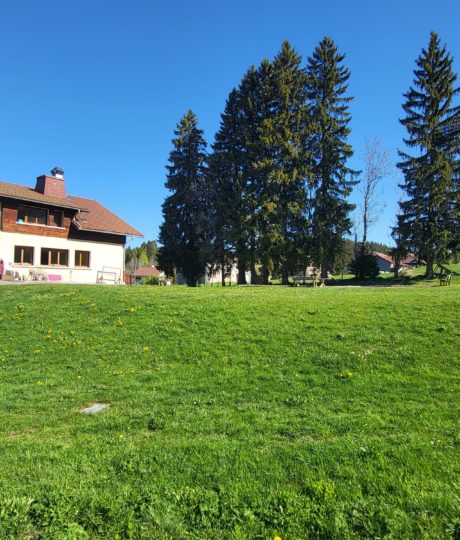 Aire de bivouac privée – Au goût du Risoux