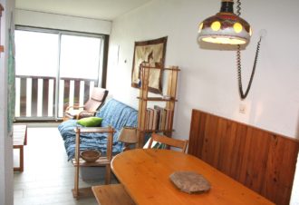 Le Lacuzon – Studio en résidence – R352NUY00