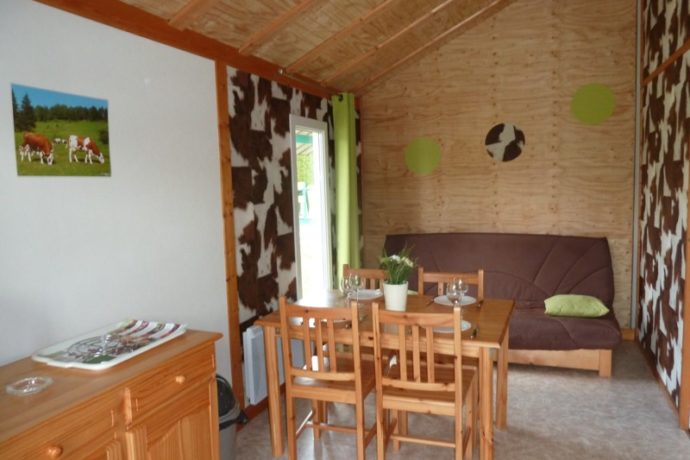 CAMPING DE BOYSE_Intérieur chalet 1 à5 personnes