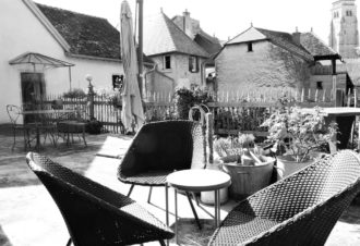 La Maison Près de la Rivière