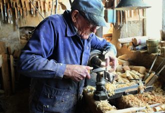 M. Marichy, tourneur sur bois