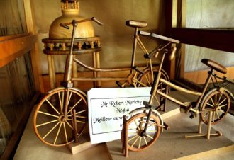 M. Marichy, tourneur sur bois