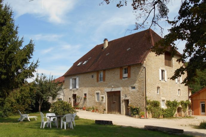 CHAMBRES D’HÔTES – LA FERME DE MONTARD_1