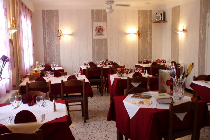 HÔTEL RESTAURANT – LES MARRONNIERS_4