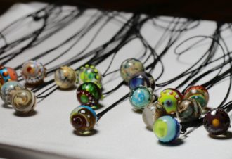 Perlière d’art Mina Dangon