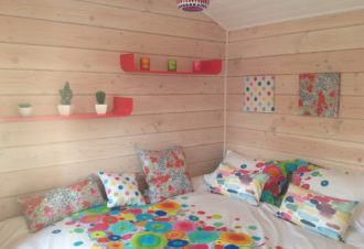 La roulotte arc-en-ciel