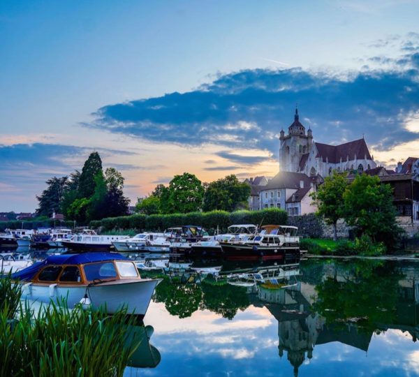 Location de bateaux électriques : Une Belle Aventure