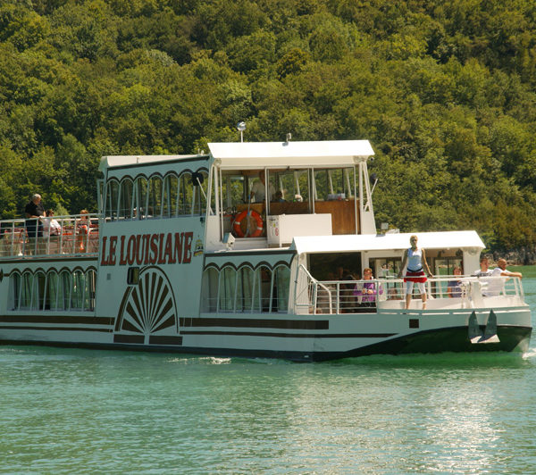 Lac de Vouglans et Cascades du Hérisson