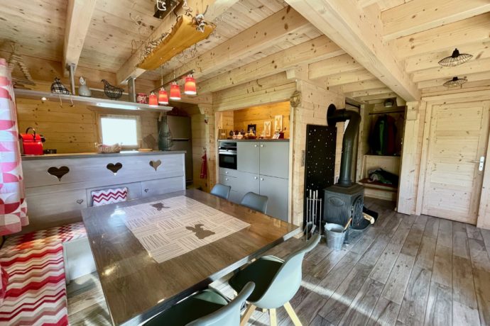 Coin repas vu du salon