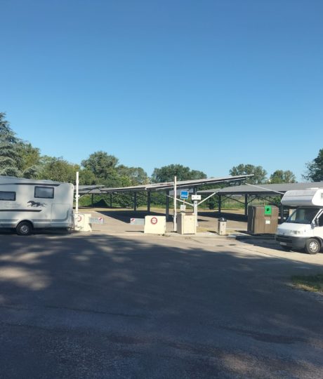 Camping car – Aire de services Aquaparc