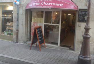 Au Petit Charmant
