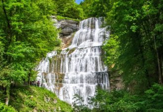 La vallée et les cascades du Hérisson