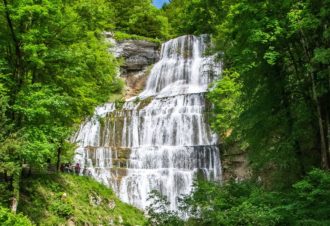 La vallée et les cascades du Hérisson