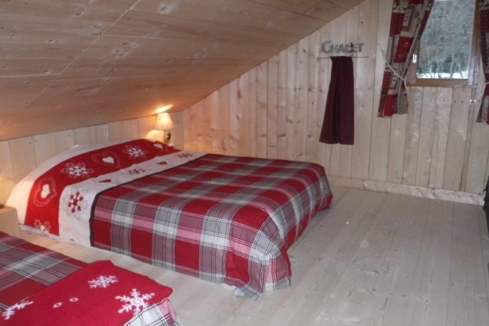 CHAMBRE A L’ETAGE