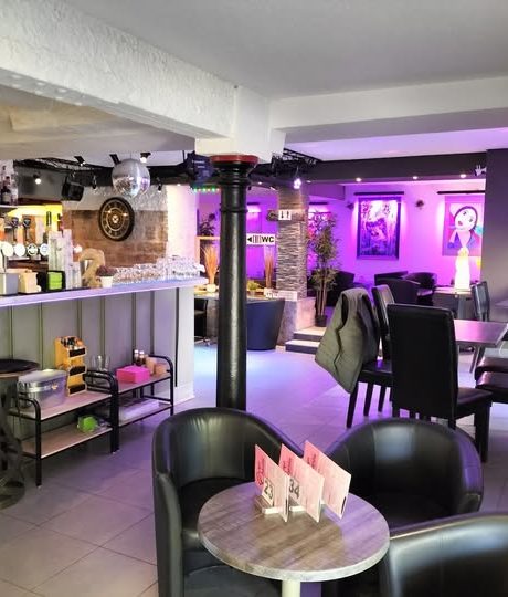 Le Café Charles