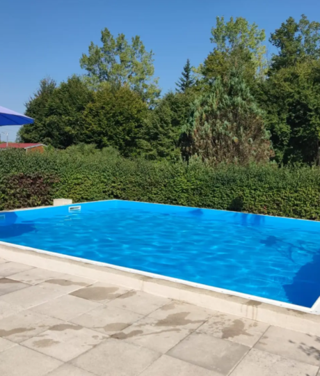 Piscine nudiste