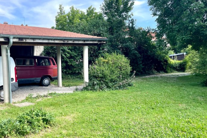 Parking privé pour 4 véhicules