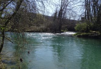 Chalet en bord de seille