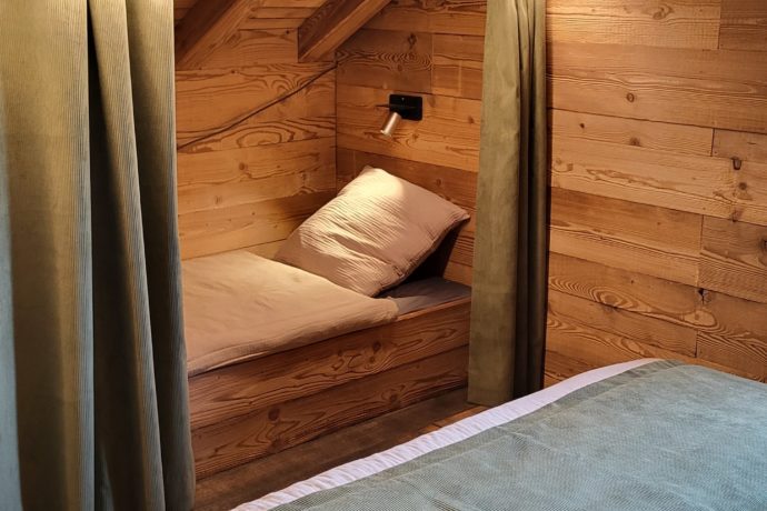Chambre Verte avec Lit 160×200 et Cabane 90×200