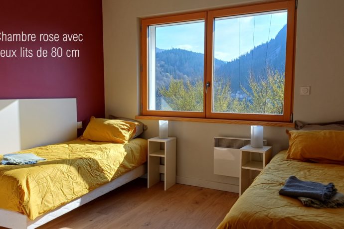 Chambre rose 2 lits