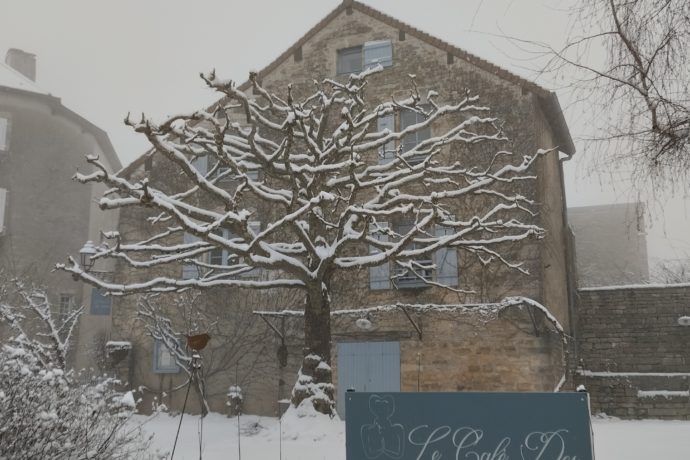 Cour du resto en hiver – Copie