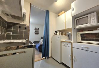 L’Orée des Pistes – Studio en résidence – R422ROU00