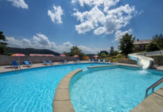 Piscine de plein-air chauffée