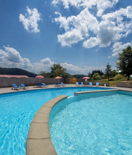 Piscine de plein-air chauffée