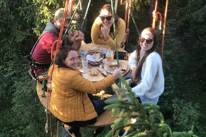 EC43C2F5-D124-4490-A07F-385043B8B5B3