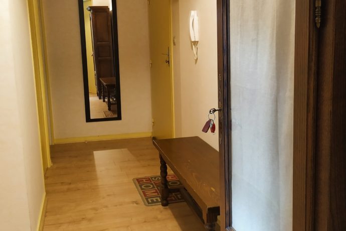 CONFORTABLE APPARTEMENT COULOIR D&rsquo;ENTREE