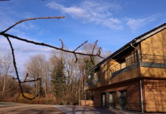 Maison atHOme – Gîte luxe avec piscine intérieure