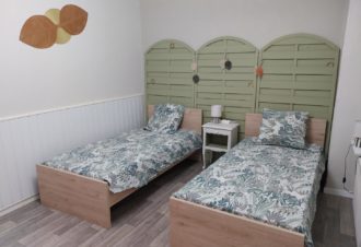 Au pied de la cascade