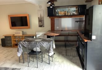 Meublé – Les jours heureux