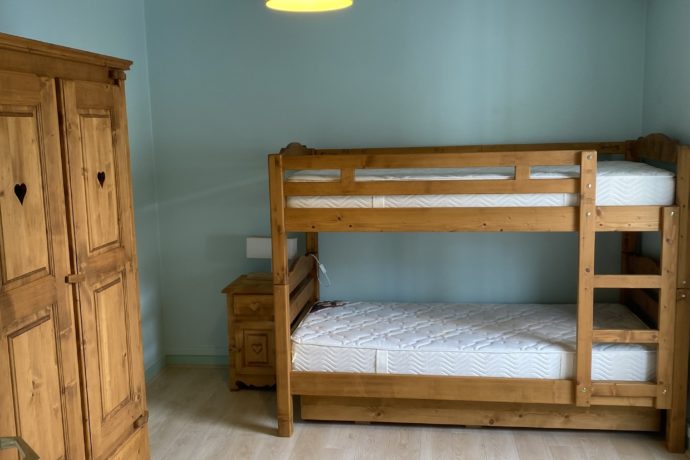 chambre avec lits super-posés