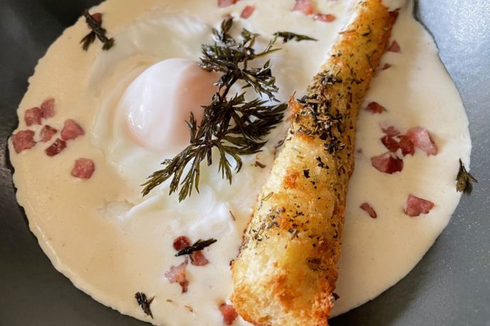 Oeuf poché et sa crème de Comté