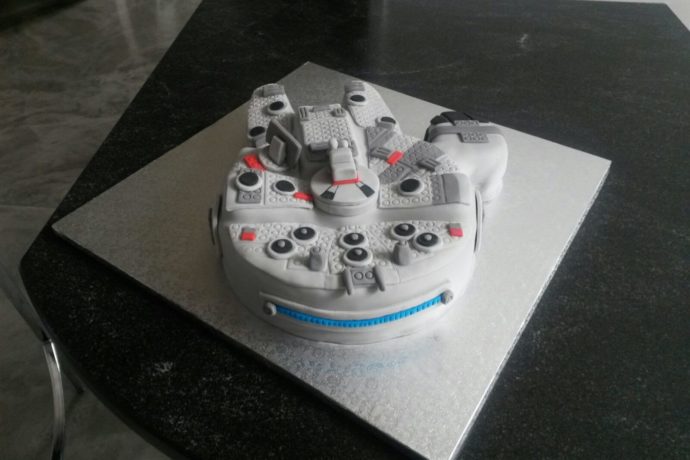 Gâteau navette Star Wars (anniversaire enfant)