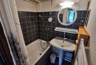 L’Orée des Pistes – Studio en résidence – R202CHA00