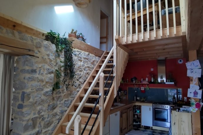 Escalier vers chambres