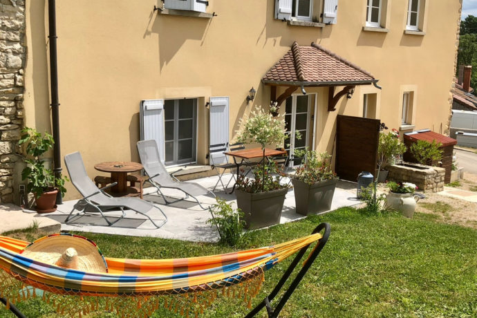 Vue Exterieure, entrée privée