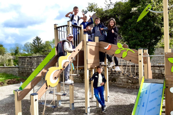 Espace de jeux enfants disponible dans le village (5 min à pied°