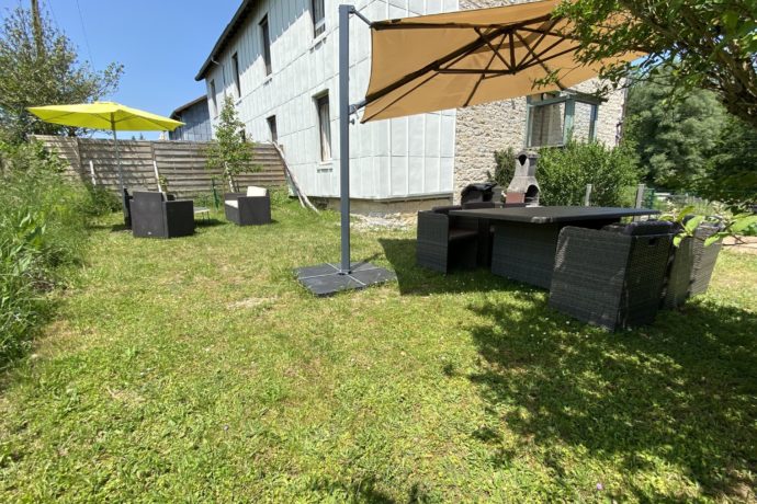 Jardin privé avec barbecue