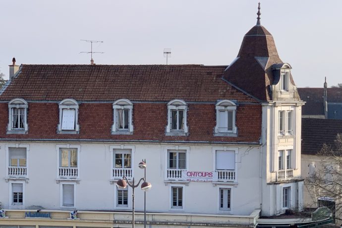 L’immeuble depuis la Place Grévy