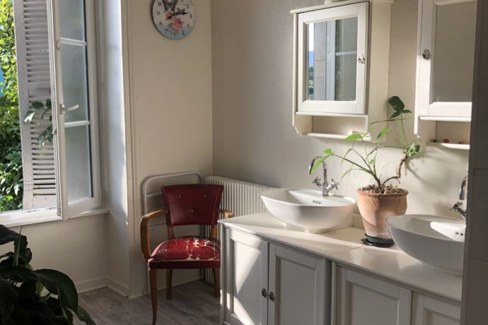 Salle de Bain, (Maison, Grand gîte)