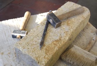 Atelier des savoir-faire – Stages créatifs terre, pierres & métal