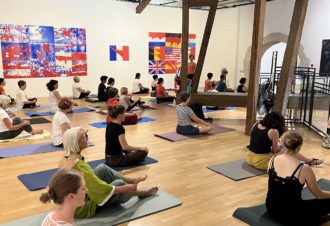 Un dimanche au musée – Séance de yoga