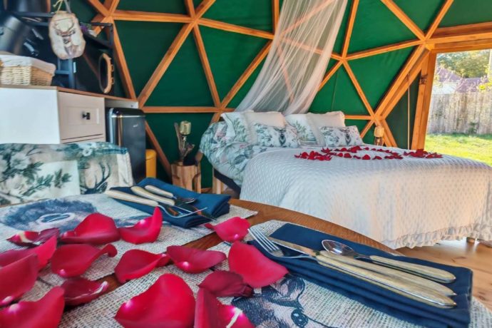 L’intérieur du dôme sublimé par notre pack romantique