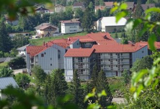 Les Crêtets – Studio en résidence – R421BON00