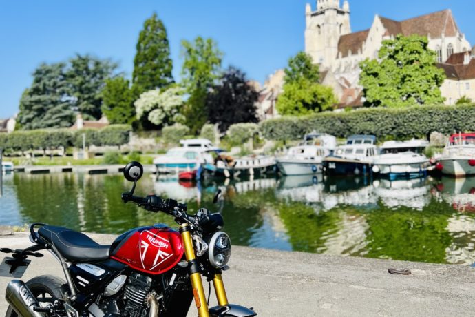 Location moto Dole